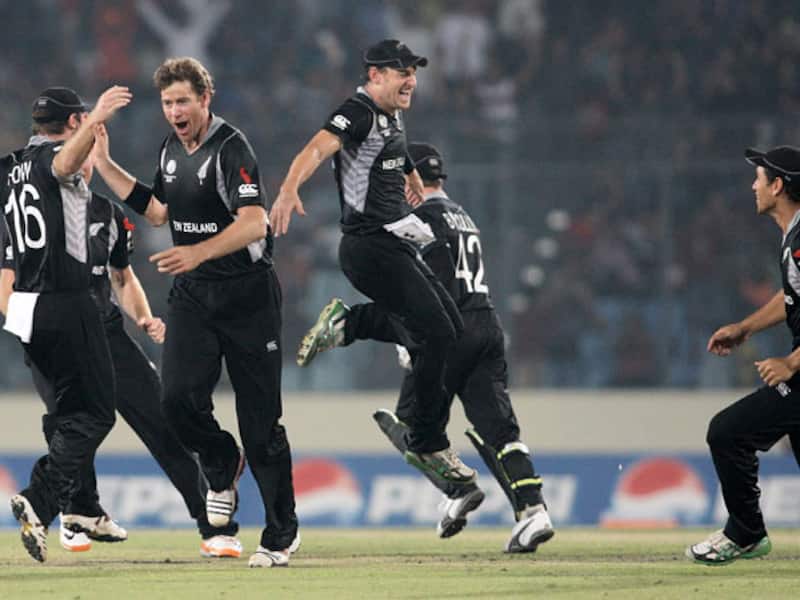 Black Caps thump South Africa to storm into semifinals