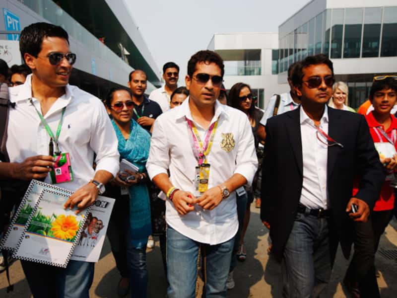 Sachin Tendulkar joins F1 fraternity to pay tribute to Wheldon, Simoncelli