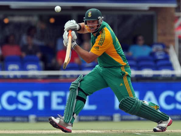 De Villiers, Smith tons propel South Africa to 312 in fifth ODI