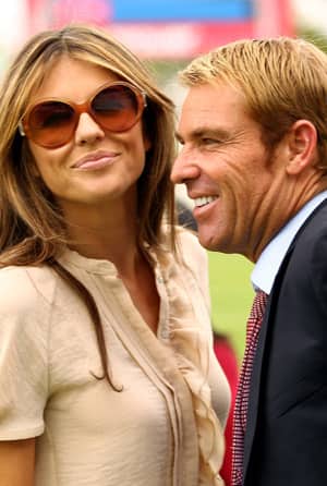 Shane Warne all set to get engaged to Elizabeth Hurley? Shane Warne all set to get engaged to Elizabeth Hurley?