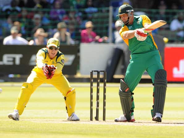 Kallis, Smith help South Africa set massive target against Australia