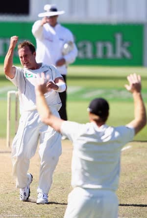 Kane Williamson keeps New Zealand's hopes alive as South Africa dominate on day two Kane Williamson keeps New Zealand's hopes alive as South Africa dominate on day two