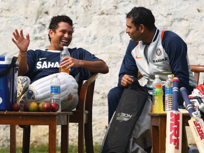 Rahul Dravid hopes Sachin Tendulkar continues to shoulder responsibility