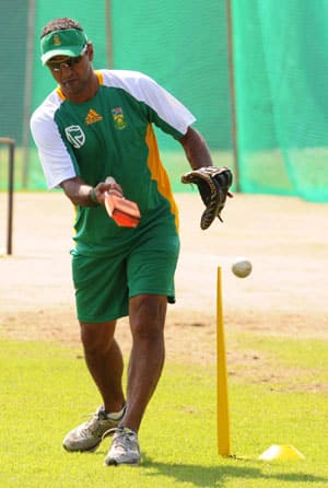 Vincent Barnes in contention for Bangladesh coaching job Vincent Barnes in contention for Bangladesh coaching job