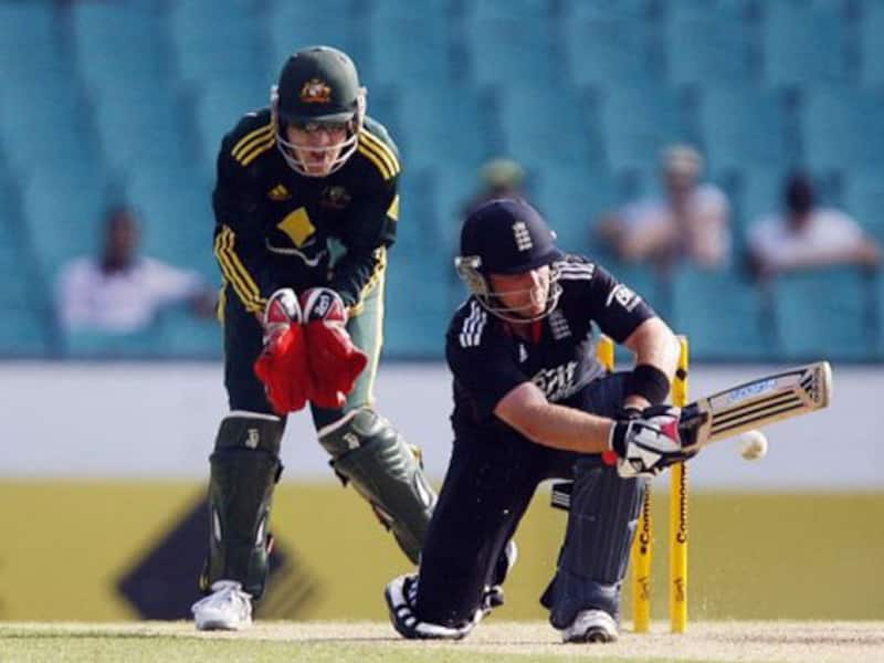 Trott s century helps England post 333 for 6 in Sydney ODI