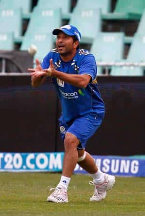 Mumbai win toss, elect to bowl against Kolkata Mumbai win toss, elect to bowl against Kolkata
