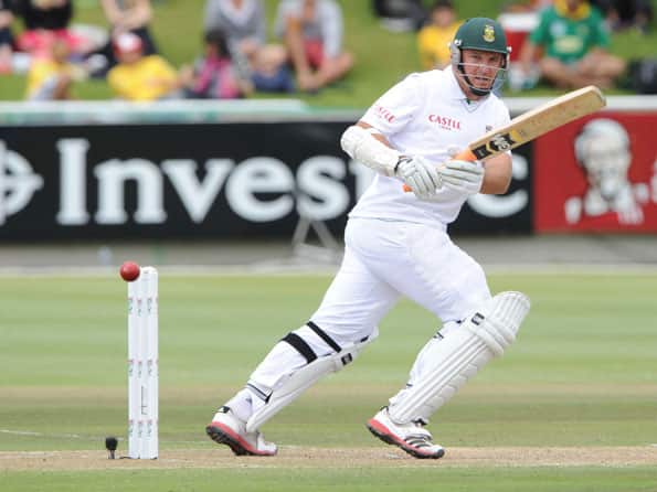 South Africa hold edge over Australia after 23 wickets fall on 2nd day South Africa hold edge over Australia after 23 wickets fall on 2nd day