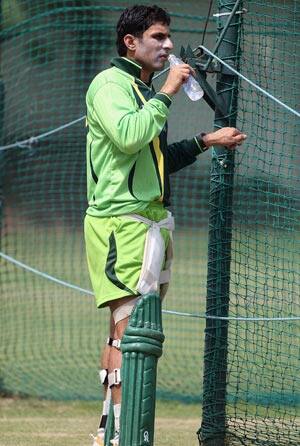 Pakistan win toss, ask Sri Lanka to bat in first Test Pakistan win toss, ask Sri Lanka to bat in first Test