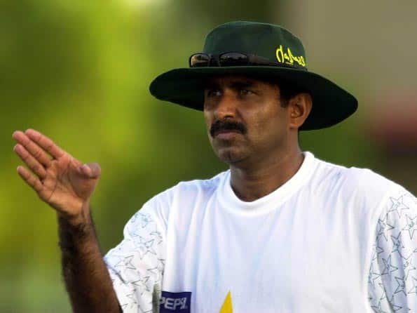 Javed Miandad asks Punjab government to keep politics away from sports Javed Miandad asks Punjab government to keep politics away from sports