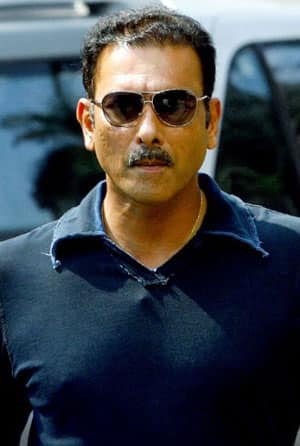 Shastri suffers vocal stress fracture while commentating in the MCG Test