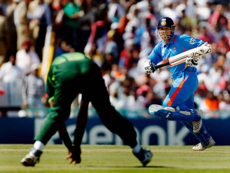 Former players blame poor fielding for Pakistan defeat