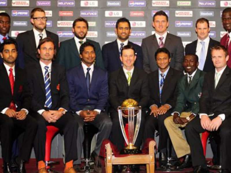 Dhoni, Smith refrain from choosing World Cup winner