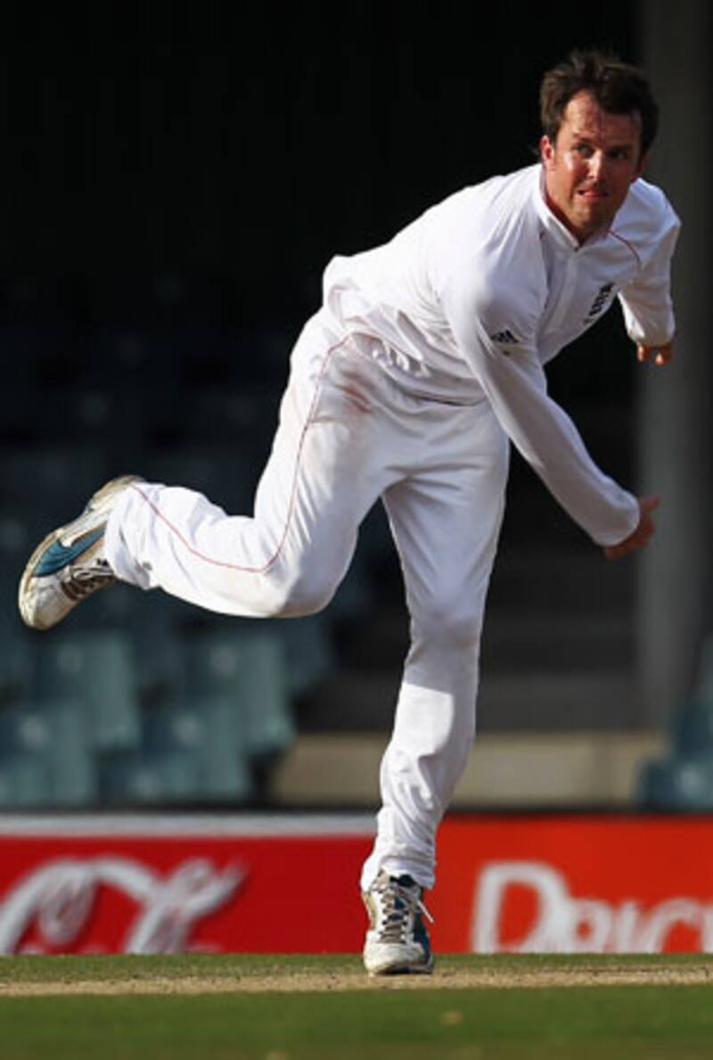 Swann vs Ajmal: English off-spinner to unveil 'Chautha' in Abu Dhabi! 