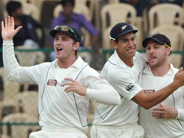 India on back foot as Tim Southee strikes twice India on back foot as Tim Southee strikes twice