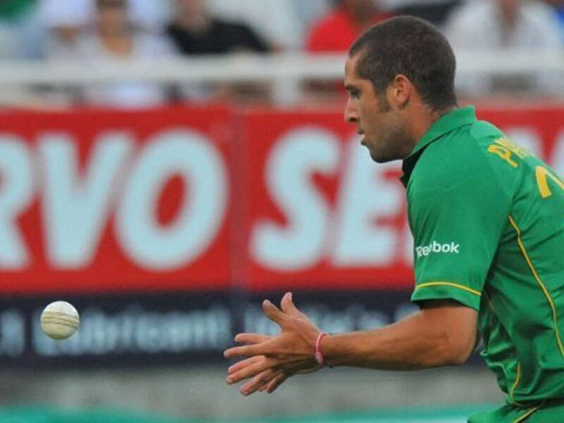 Sussex sign South African fast bowler Parnell 