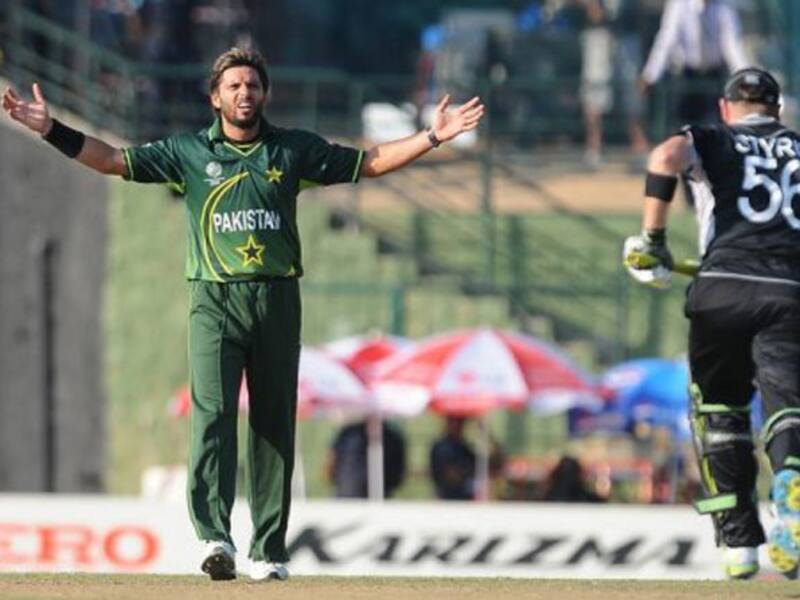 Angry fans rant about Kamran Akmal on social networking sites