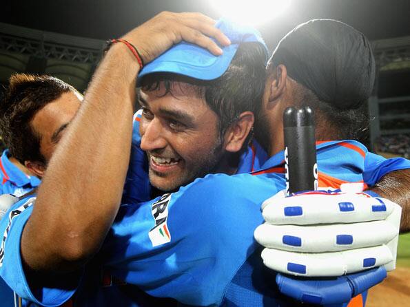MS Dhoni conferred Lieutenant Colonel rank MS Dhoni conferred Lieutenant Colonel rank
