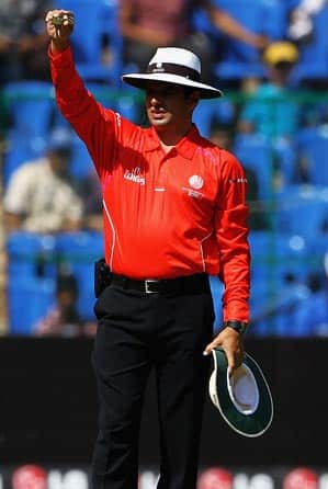 ICC honours Aleem Dar for officiating in 150 ODIs ICC honours Aleem Dar for officiating in 150 ODIs