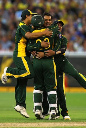 Akmal, Malik optimistic of comeback Akmal, Malik optimistic of comeback