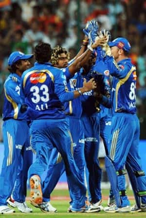 Bangalore set Mumbai modest 141-run target 
