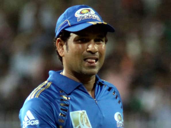 IPL 2012: Sachin Tendulkar gets away because he is master, tweets Murali Kartik IPL 2012: Sachin Tendulkar gets away because he is master, tweets Murali Kartik
