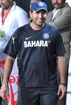 Yuvraj Singh charms his fans on comeback in second T20 match Yuvraj Singh charms his fans on comeback in second T20 match