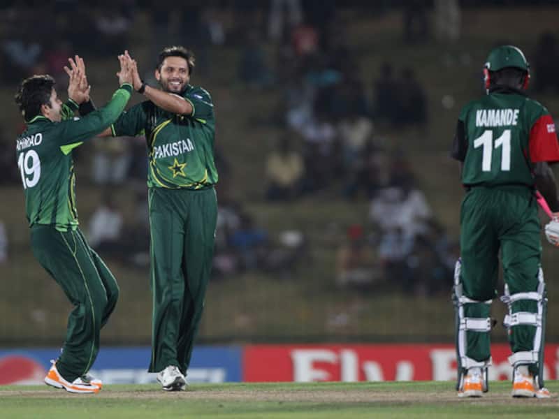 Afridi, half-centurions star in Pakistans thumping win