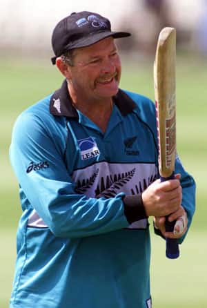 Brett Lee bats for Steve Rixon for Australia coach job Brett Lee bats for Steve Rixon for Australia coach job