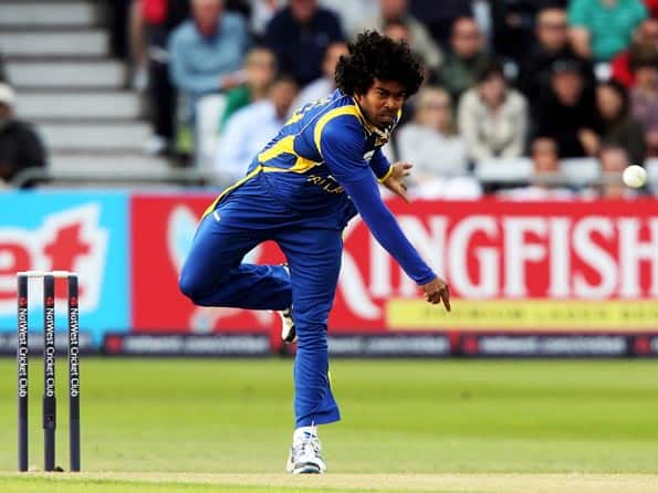 Malinga hat-trick reduces Australia to 211 Malinga hat-trick reduces Australia to 211