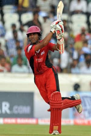 Dinesh Chandimal half-century guide Ruhuna to 160 Dinesh Chandimal half-century guide Ruhuna to 160