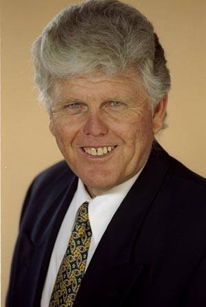 Australian fans should lower their expectations, opines Barry Richards