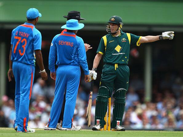 Umpiring decision in favour of David Hussey leaves cricket fans confused Umpiring decision in favour of David Hussey leaves cricket fans confused
