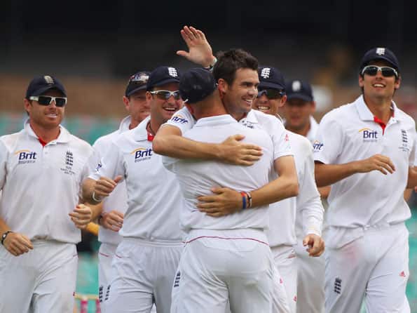 England strike late against Sri Lanka on a rain-marred day