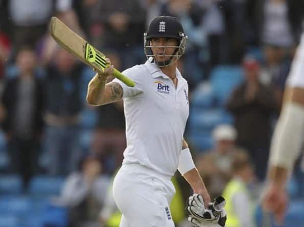 Kevin Pietersen's ton keeps England in hunt Kevin Pietersen's ton keeps England in hunt