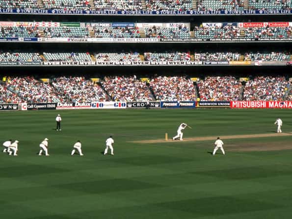 Police to come down hard on annoying fans in first Ind-Aus Test Police to come down hard on annoying fans in first Ind-Aus Test