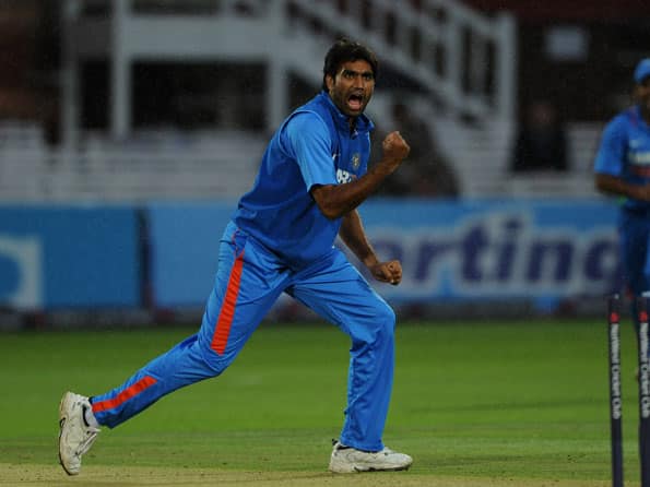 Munaf Patel sufferes suspected ankle injury Munaf Patel sufferes suspected ankle injury