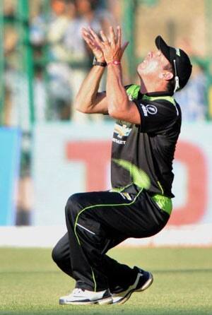 Promising South African cricketers to undergo training in Bangalore Promising South African cricketers to undergo training in Bangalore