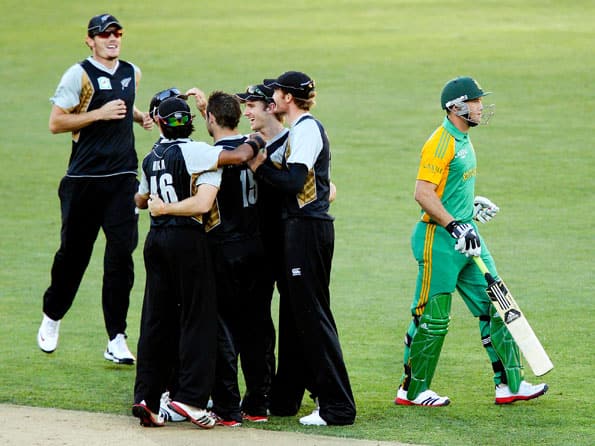 New Zealand restrict South Africa to 147 in first T20