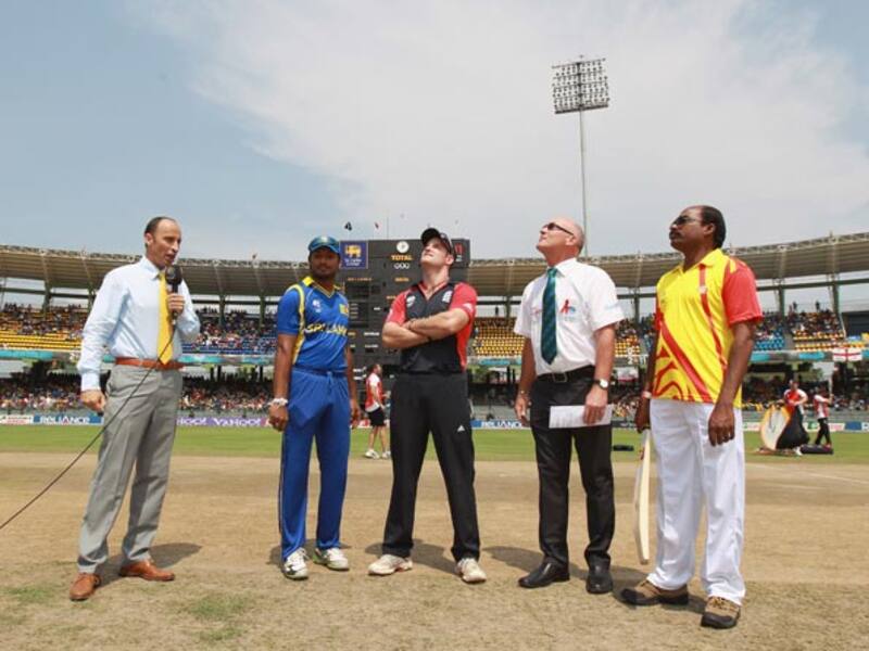 Unchanged England bat against Sri Lanka