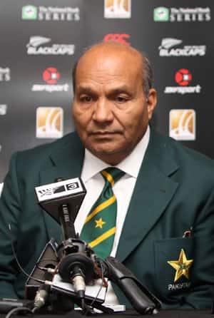 Pakistan coach job gets poor response Pakistan coach job gets poor response