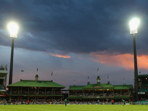 Rain plays spoilsport during Australia-Sri Lanka CB Series ODI at Sydney Rain plays spoilsport during Australia-Sri Lanka CB Series ODI at Sydney