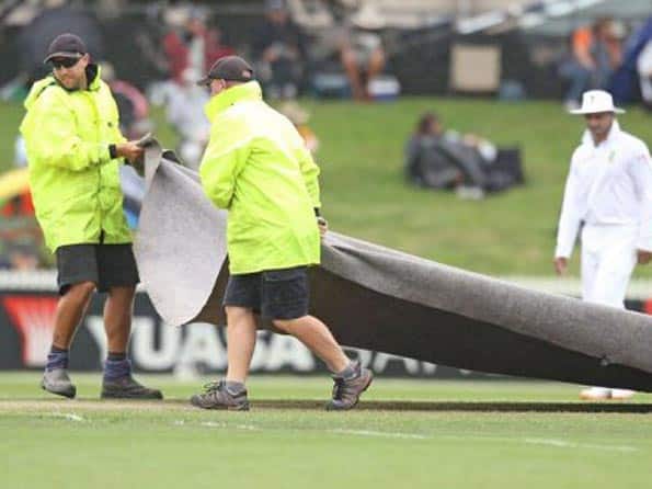 Rain forces early tea break at Hamilton as New Zealand fight back on day one Rain forces early tea break at Hamilton as New Zealand fight back on day one