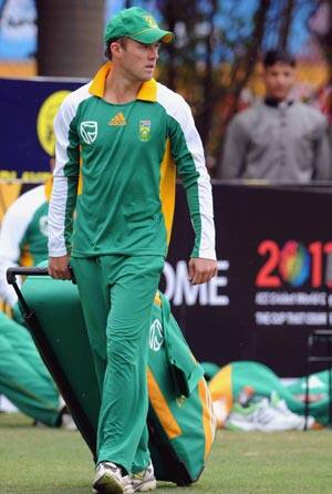 De Villiers likely to replace Smith as South African Test captain De Villiers likely to replace Smith as South African Test captain