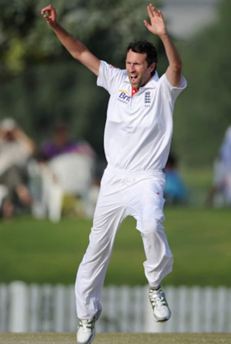 Graham Onions hastens West Indies collapse