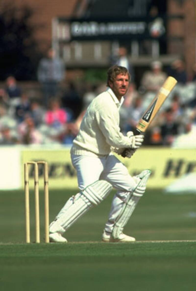 Botham's bat of 1981 Ashes to be auctioned