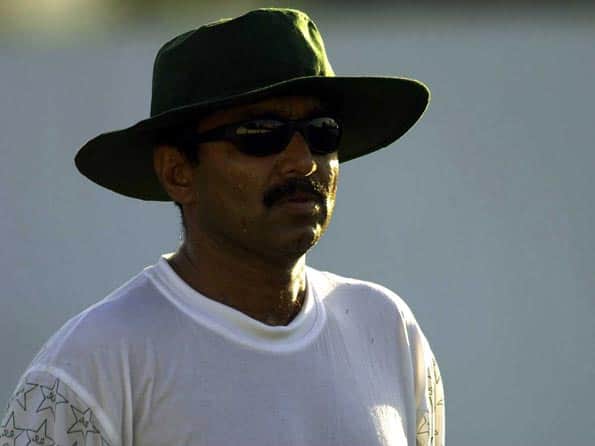 PCB sends showcause notice to Javed Miandad PCB sends showcause notice to Javed Miandad