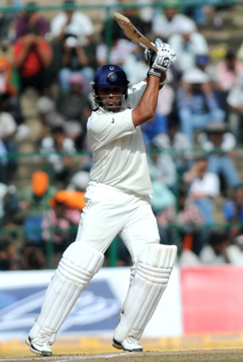 Irani Trophy 2012: Murali Vijay slams double century as Rest of India extend lead