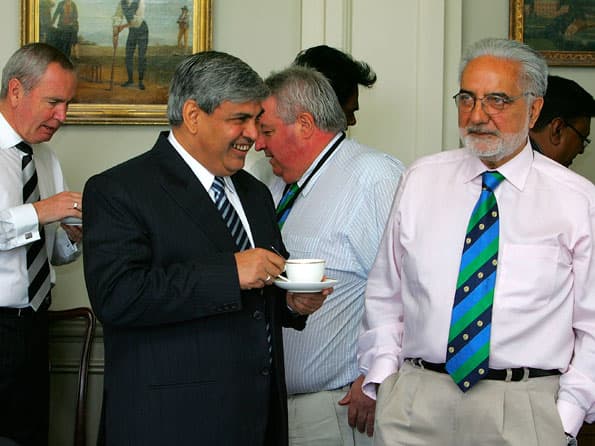ICC relents to BCCI, says DRS not mandatory ICC relents to BCCI, says DRS not mandatory