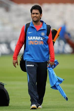 Dhoni snubbed by Lancashire Academy manager Dhoni snubbed by Lancashire Academy manager