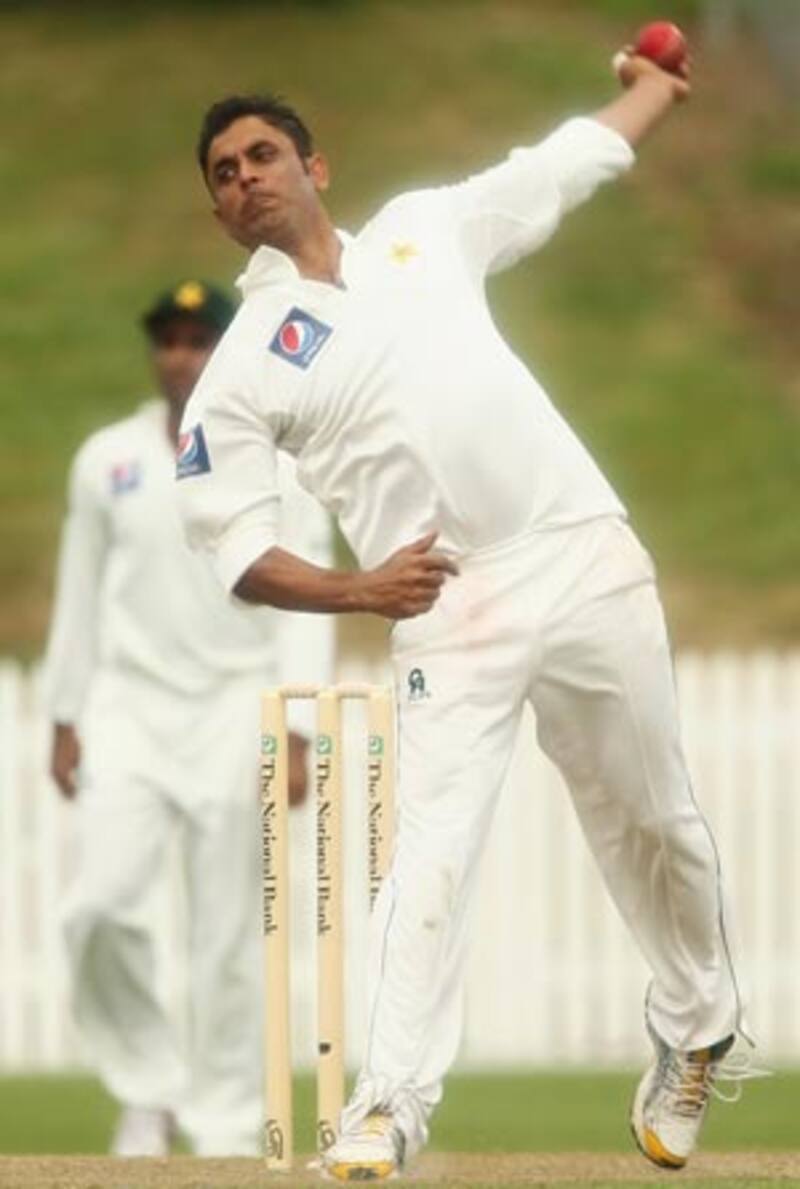 Rehman and Ajmal wrap up Bangladesh for 135
